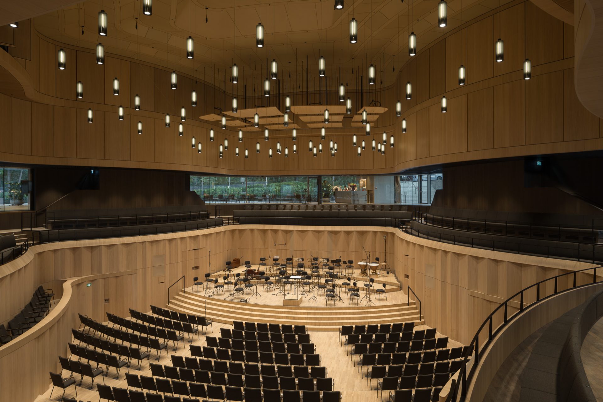 Lighting Design : Licht Kunst Licht
Architects : Staab Architekten GmbH
Acoustic Designer : Peutz bv
Location : Kronberg, Germany
Prize: Tesla Lighting Design Award

Designooor

Hamed Mahzoon