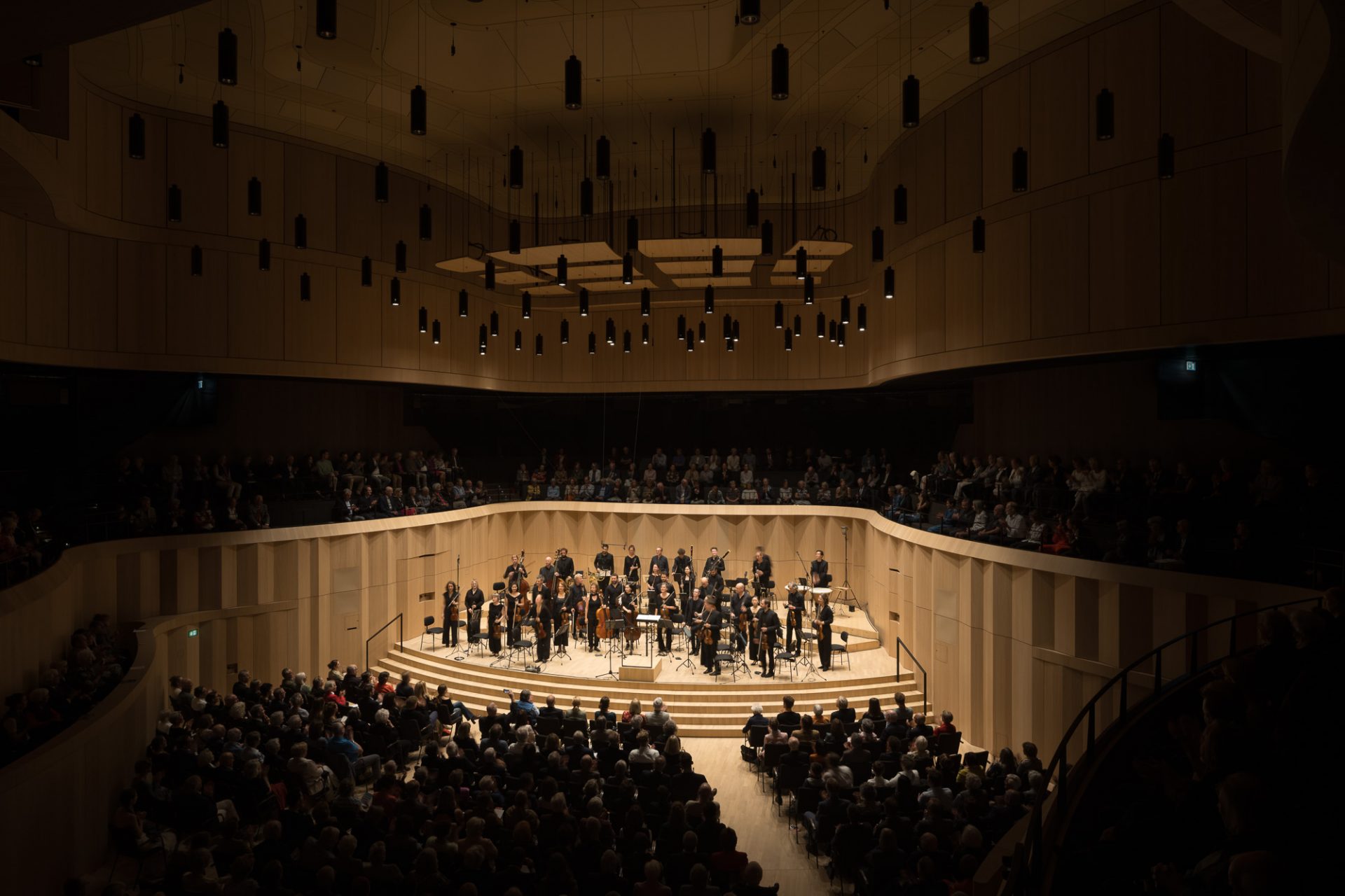 Lighting Design : Licht Kunst Licht
Architects : Staab Architekten GmbH
Acoustic Designer : Peutz bv
Location : Kronberg, Germany
Prize: Tesla Lighting Design Award

Designooor

Hamed Mahzoon