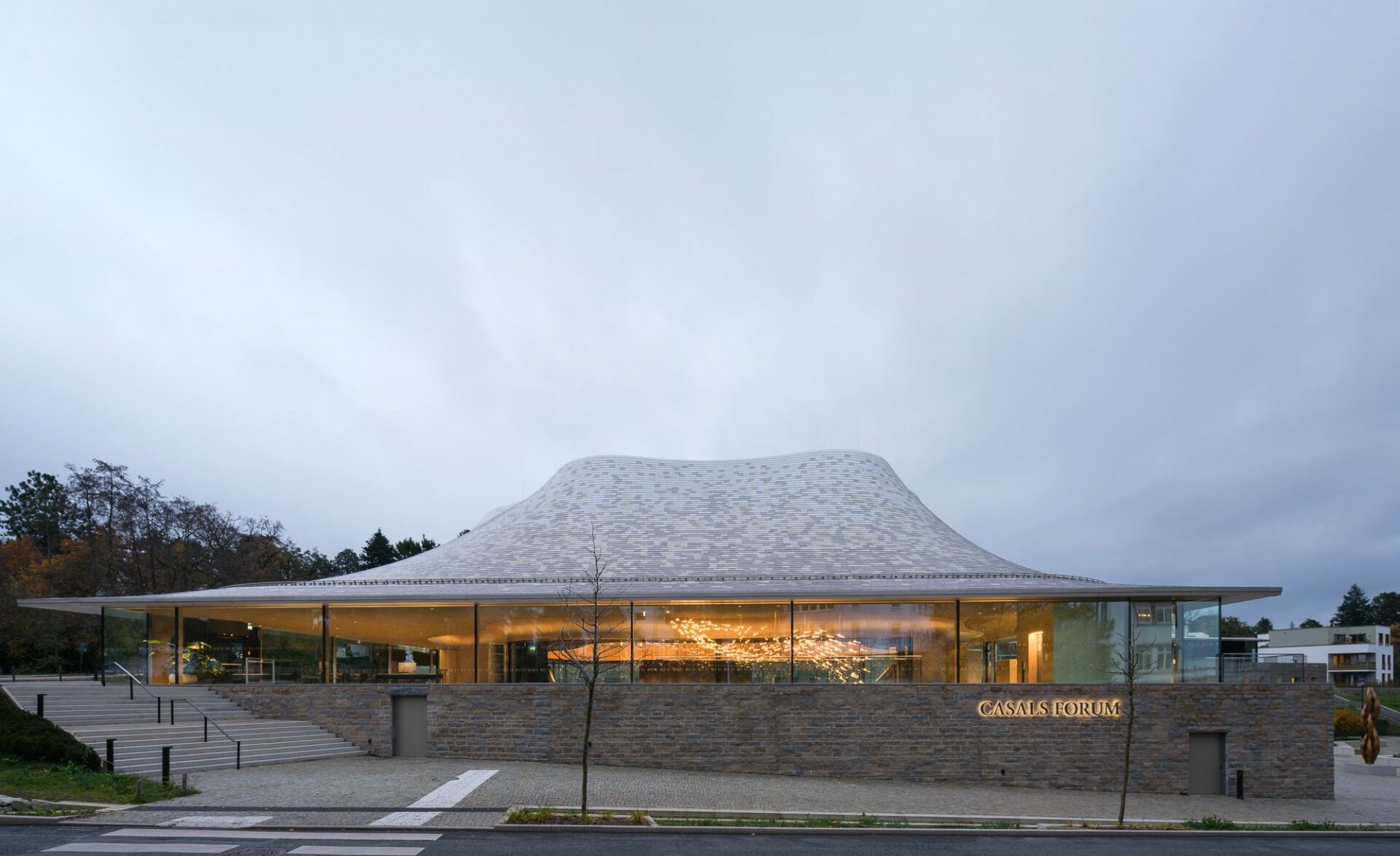 Lighting Design : Licht Kunst Licht Architects : Staab Architekten GmbH Acoustic Designer : Peutz bv Location : Kronberg, Germany Prize: Tesla Lighting Design Award Designooor Hamed Mahzoon
