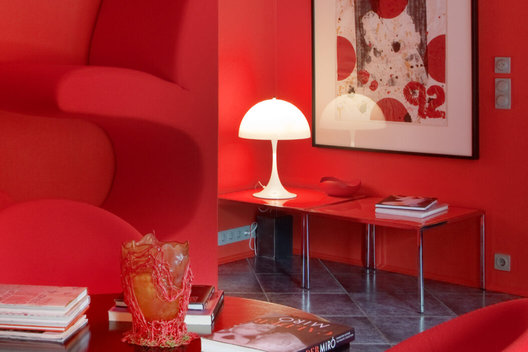 Panthella Panthella 250 Brand : Louis Poulsen Designer : Verner Panton Photo Credits : Louis Poulsen Author : Hamed Mahzoon