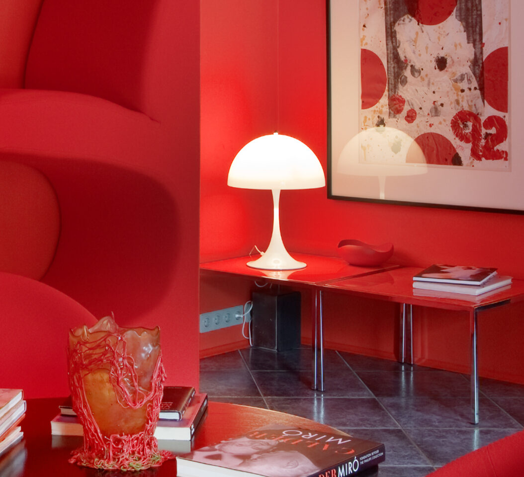 Panthella Panthella 250 Brand : Louis Poulsen Designer : Verner Panton Photo Credits : Louis Poulsen Author : Hamed Mahzoon