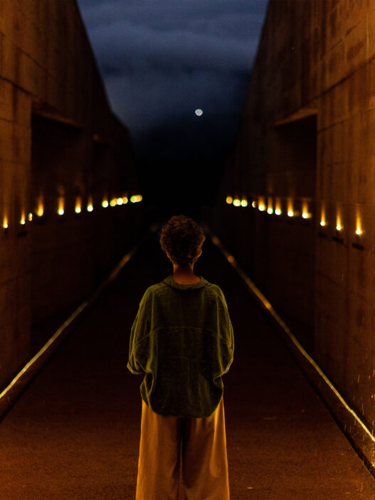 LIT Lighting Design Awards 2025: A World Written in Light LIT Lighting Design Awards 2025 LIT Awards 2025 Designooor Hamed Mahzoon Lighting Design/Product Company Atiaîa Lighting Design Lead Designers Mariana Novaes Other Designer's names Lighting Design Assistant: Pedro Ferreira. Interns: Bárbara Oliveira, Elisa Campos Architecture Company Gustavo Penna Arquiteto e Associados Interior Design Company Gustavo Penna Arquiteto e Associados Client AVABRUM - Associação dos Familiares de Vítimas e Atingidos pelo Rompimento da Barragem Mina Córrego Other Credits Landscape: Medra Paisagismo; Signage: Greco; Project Management: Olhar 360 Projetos e Gerenciamento Project Location Córrego do Feijão, Brumadinho - Minas Gerais, Brazil