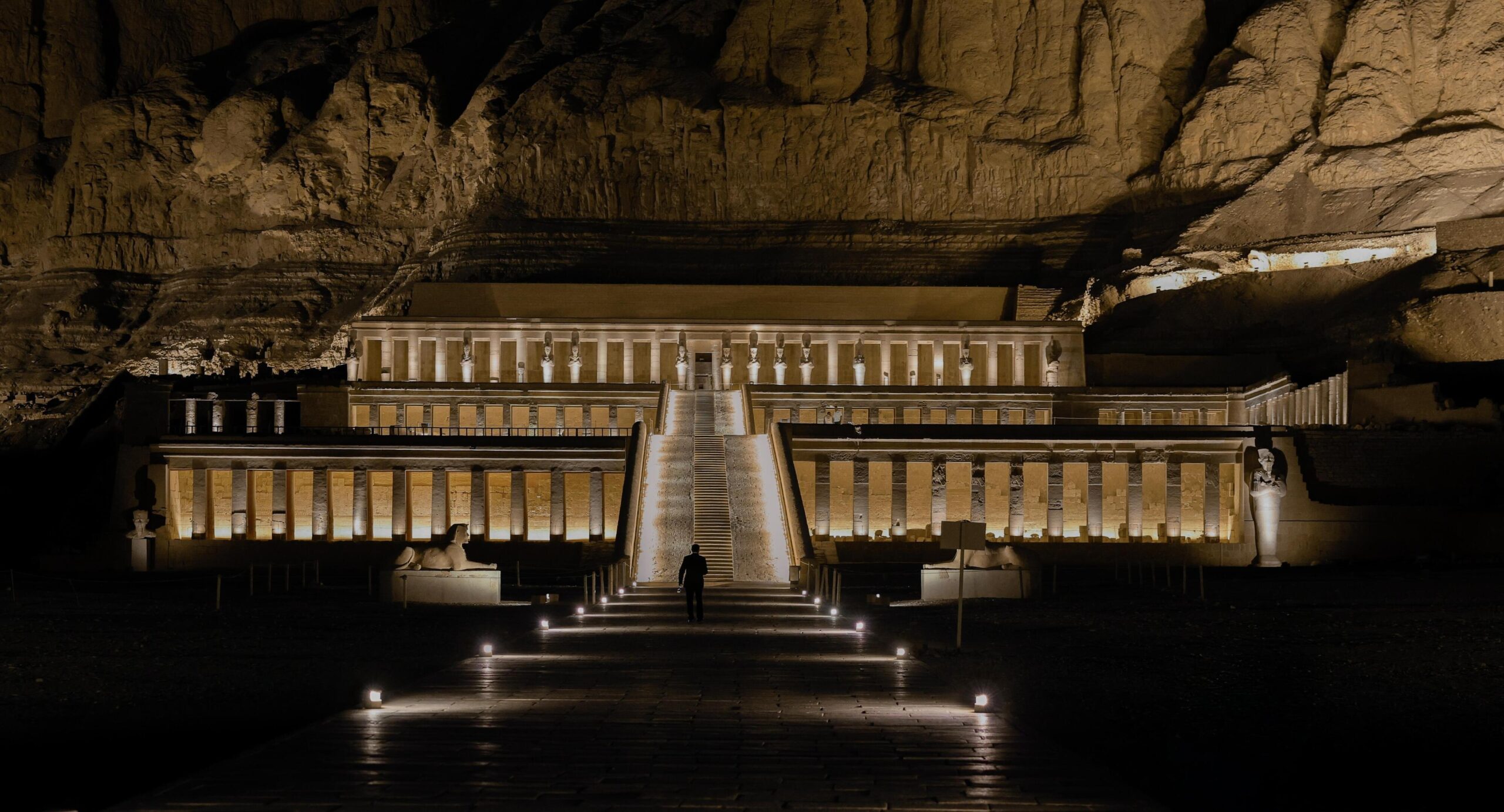 Within the MEA region, heritage and hospitality projects featured prominently. Queen Hatshepsut, by Barbero Light in collaboration with VBNB, received Project of the Year MEA (Heritage). The project focused on architectural continuity, using light to articulate form without interrupting historical presence.