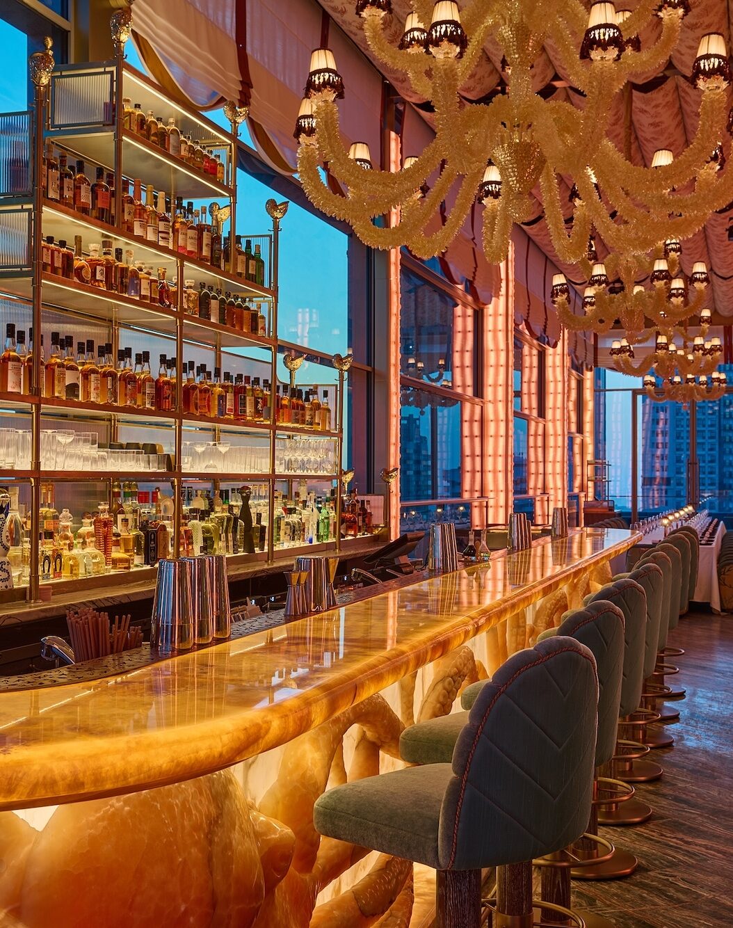 Brand: 18Fifty Lighting Designer: Evina Diamantara Architecture Company: OIR Interior Design Company: MBDS Location: Dubai, UAE Designooor Lighting Media and Academy Author: Hamed Mahzoon Universal lighting platform - ulp Dlight lighting design award
