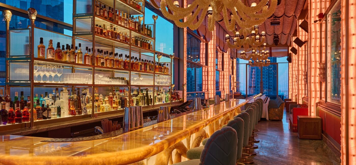 Brand: 18Fifty Lighting Designer: Evina Diamantara Architecture Company: OIR Interior Design Company: MBDS Location: Dubai, UAE Designooor Lighting Media and Academy Author: Hamed Mahzoon Universal lighting platform - ulp Dlight lighting design award