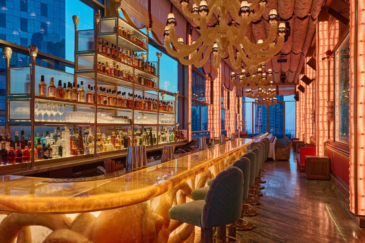 Brand: 18Fifty Lighting Designer: Evina Diamantara Architecture Company: OIR Interior Design Company: MBDS Location: Dubai, UAE Designooor Lighting Media and Academy Author: Hamed Mahzoon Universal lighting platform - ulp Dlight lighting design award